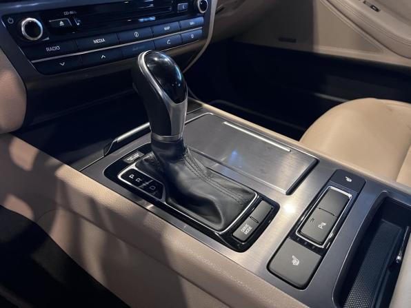 Hyundai Genesis II с пробегом 2014 года, цена 2 275 000 рублей, 106367 км, седан, Автокод Объявления