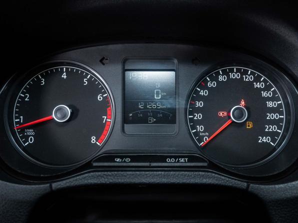 Volkswagen Polo V Рестайлинг с пробегом 2017 года, цена 1 311 000 рублей, 121000 км, седан, Автокод Объявления