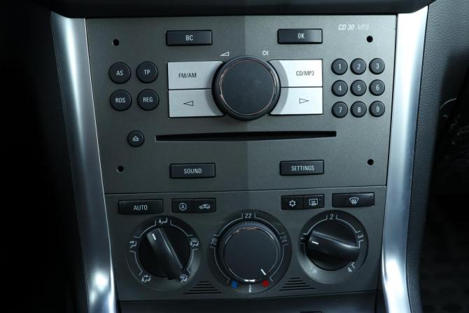 Opel Antara I Рестайлинг с пробегом 2012 года, цена 660 000 рублей, 321670 км, внедорожник, Автокод Объявления