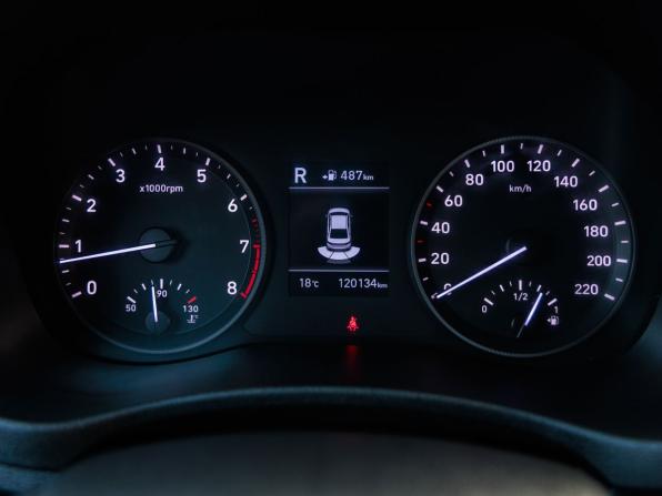 Hyundai Solaris II с пробегом 2018 года, цена 1 478 000 рублей, 120126 км, седан, Автокод Объявления