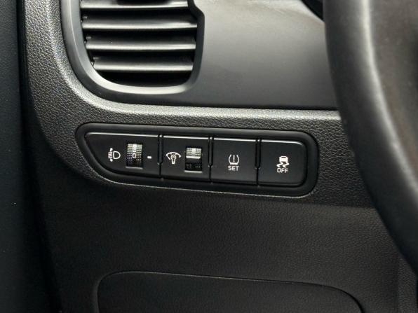 Kia Rio IV с пробегом 2018 года, цена 1 599 000 рублей, 123117 км, хэтчбек, Автокод Объявления