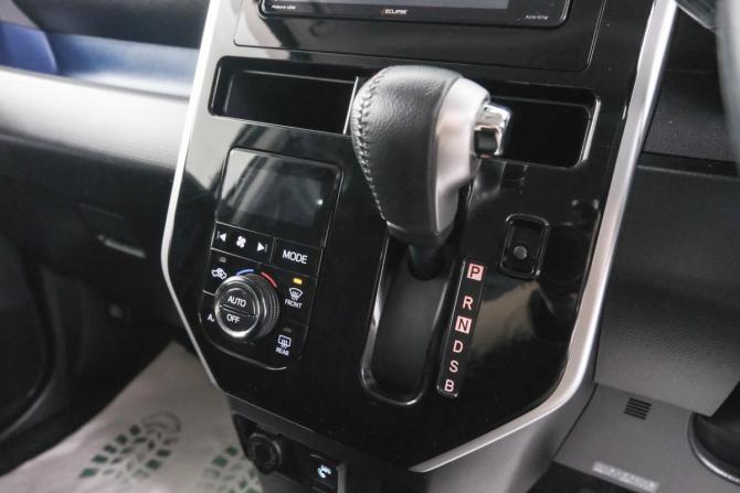 Toyota Roomy I с пробегом 2017 года, цена 999 000 рублей, 116959 км, микровэн, Автокод Объявления