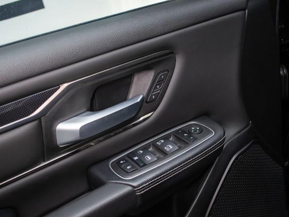 Ram 1500 V с пробегом 2022 года, цена 7 999 000 рублей, 7272 км, offers.body_type.unknown, Автокод Объявления