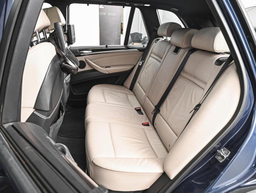 BMW X5 II (E70) Рестайлинг Ставрополь  - изображение 9