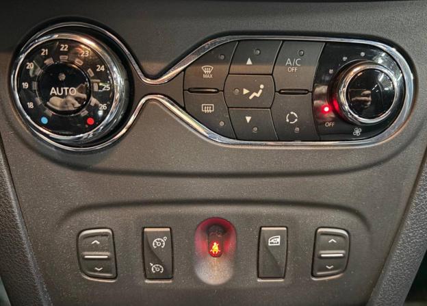 Renault Sandero II Рестайлинг с пробегом 2021 года, цена 1 420 000 рублей, 37000 км, хэтчбек, Автокод Объявления