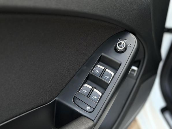 Audi A4 IV (B8) Рестайлинг с пробегом 2012 года, цена 1 280 000 рублей, 145300 км, седан, Автокод Объявления