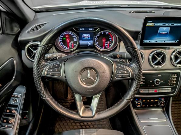 Mercedes-Benz GLA I (X156) Рестайлинг с пробегом 2019 года, цена 2 530 000 рублей, 73000 км, внедорожник, Автокод Объявления