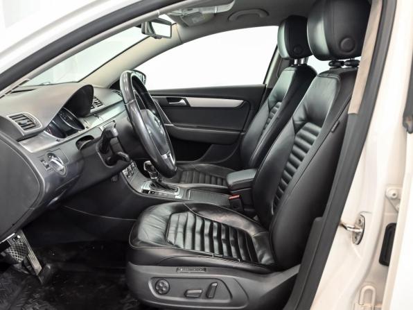 Volkswagen Passat B7 с пробегом 2012 года, цена 1 000 000 рублей, 303191 км, седан, Автокод Объявления