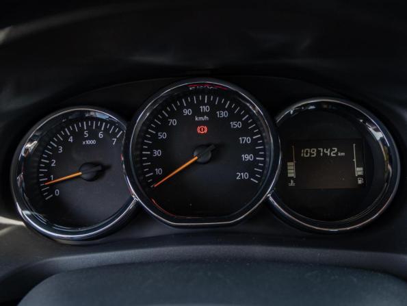 Renault Logan II Рестайлинг с пробегом 2022 года, цена 980 000 рублей, 109742 км, седан, Автокод Объявления