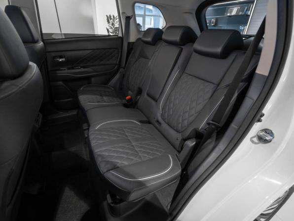 Mitsubishi Outlander III Рестайлинг 3 с пробегом 2022 года, цена 2 650 000 рублей, 11399 км, внедорожник, Автокод Объявления