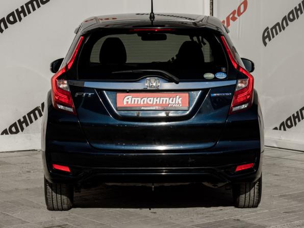 Honda Fit III Рестайлинг с пробегом 2018 года, цена 1 220 000 рублей, 132528 км, хэтчбек, Автокод Объявления