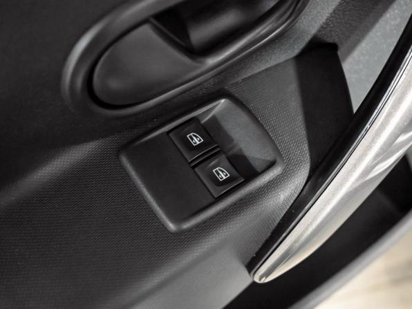 Renault Logan II Рестайлинг с пробегом 2019 года, цена 1 350 000 рублей, 29620 км, седан, Автокод Объявления