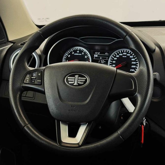 FAW Besturn X40 I Москва  - изображение 9