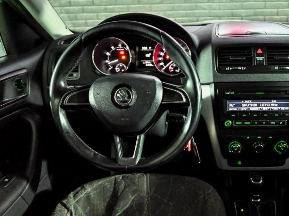 Skoda Yeti I Рестайлинг с пробегом 2014 года, цена 1 050 000 рублей, 167055 км, внедорожник, Автокод Объявления