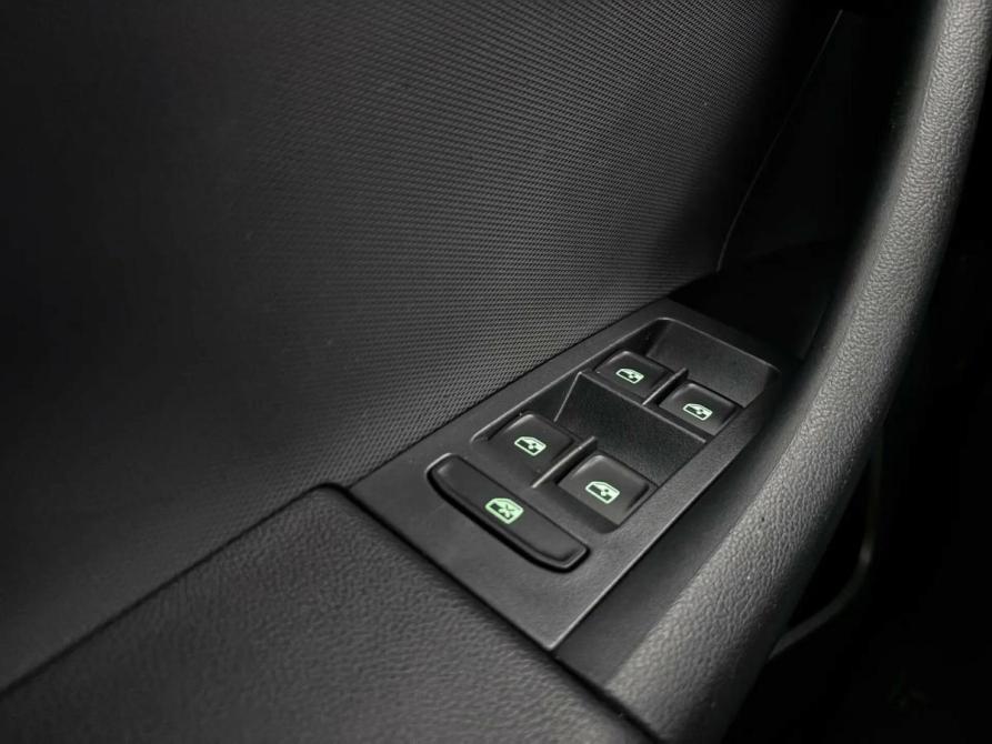 Skoda Rapid I Рестайлинг Псков  - изображение 17