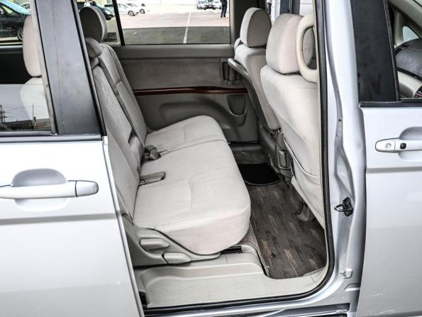 Toyota ISis I Рестайлинг с пробегом 2009 года, цена 1 169 000 рублей, 203036 км, компактвэн, Автокод Объявления