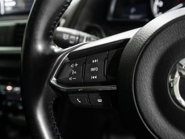Mazda Axela III Рестайлинг с пробегом 2017 года, цена 1 130 000 рублей, 186052 км, хэтчбек, Автокод Объявления