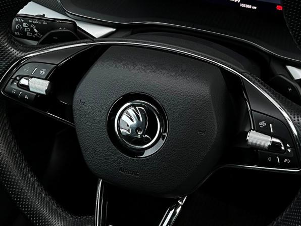 Skoda Octavia IV (A8) с пробегом 2021 года, цена 2 178 900 рублей, 105368 км, лифтбек, Автокод Объявления