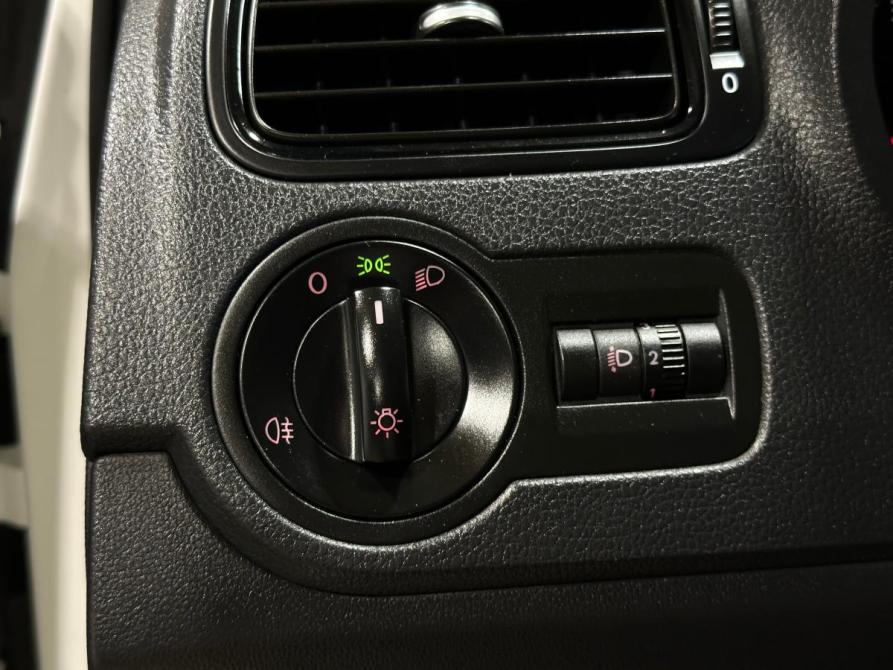 Volkswagen Polo V Рестайлинг Челябинск  - изображение 16
