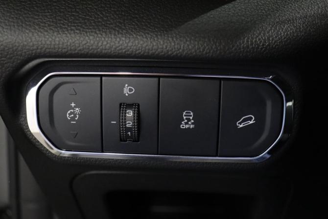 Haval Jolion I Рестайлинг с пробегом 2025 года, цена 1 987 000 рублей, 5500 км, внедорожник, Автокод Объявления