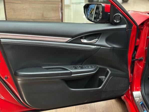 Honda Civic X Рестайлинг с пробегом 2021 года, цена 1 900 000 рублей, 91300 км, седан, Автокод Объявления