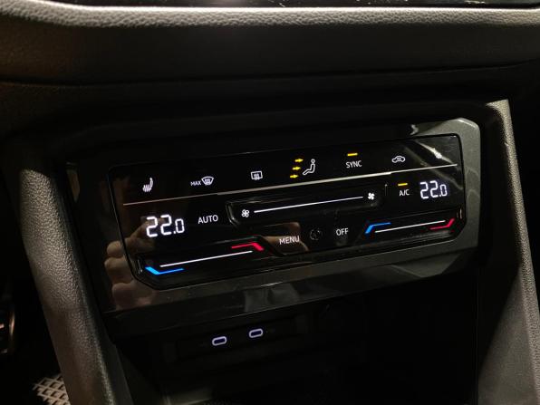 Volkswagen Tiguan II Рестайлинг с пробегом 2021 года, цена 2 579 000 рублей, 34590 км, внедорожник, Автокод Объявления