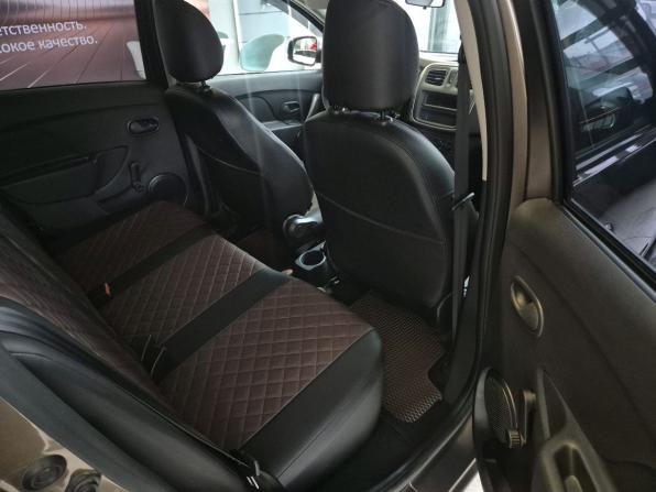 Renault Sandero II Рестайлинг с пробегом 2018 года, цена 999 000 рублей, 37019 км, хэтчбек, Автокод Объявления