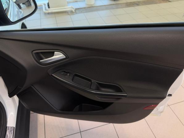 Ford Focus III с пробегом 2013 года, цена 930 000 рублей, 121000 км, хэтчбек, Автокод Объявления
