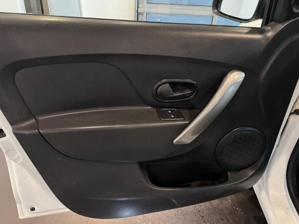 Renault Logan II Рестайлинг с пробегом 2020 года, цена 730 000 рублей, 299022 км, седан, Автокод Объявления