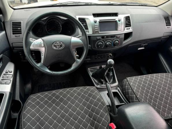 Toyota Hilux VII Рестайлинг с пробегом 2014 года, цена 2 999 000 рублей, 83945 км, offers.body_type.unknown, Автокод Объявления