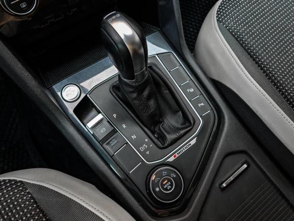 Volkswagen Tiguan II с пробегом 2019 года, цена 2 830 000 рублей, 112605 км, внедорожник, Автокод Объявления
