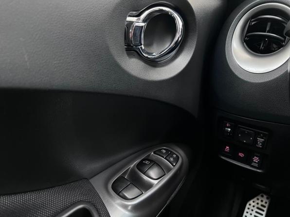 Nissan Juke I с пробегом 2011 года, цена 990 000 рублей, 182020 км, внедорожник, Автокод Объявления
