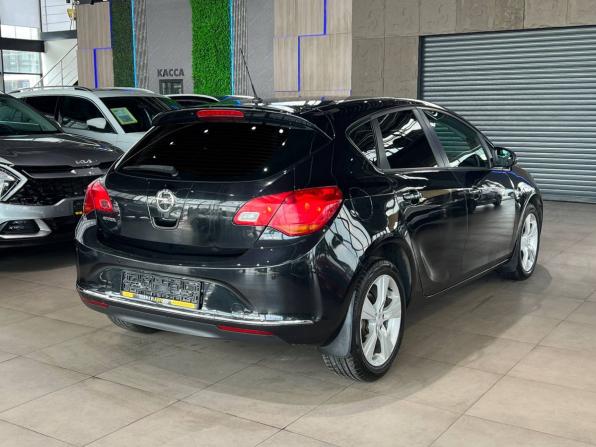 Opel Astra J Рестайлинг с пробегом 2014 года, цена 1 090 000 рублей, 115299 км, хэтчбек, Автокод Объявления