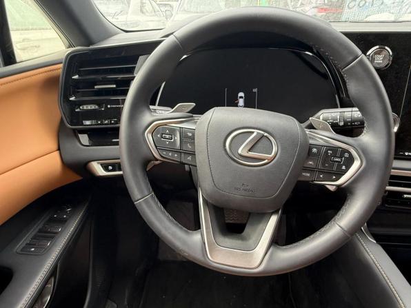 Lexus RX V с пробегом 2024 года, цена 6 890 000 рублей, 9500 км, внедорожник, Автокод Объявления