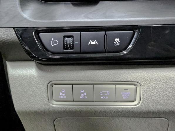 Kia Carnival IV с пробегом 2023 года, цена 4 850 000 рублей, 31601 км, минивэн, Автокод Объявления