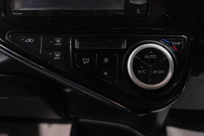 Toyota Aqua I Рестайлинг 2 с пробегом 2018 года, цена 1 129 000 рублей, 235981 км, хэтчбек, Автокод Объявления