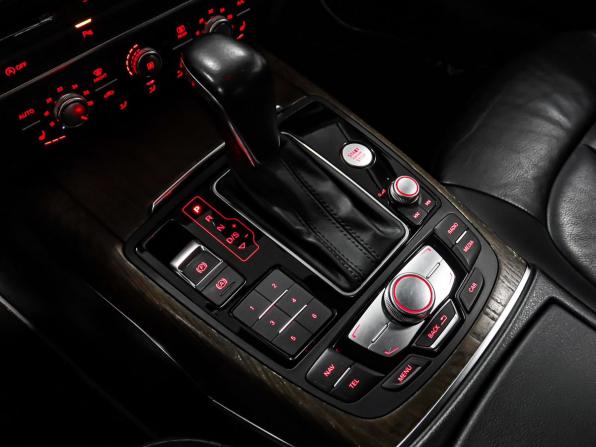 Audi A6 IV (C7) Рестайлинг с пробегом 2015 года, цена 1 919 000 рублей, 188428 км, седан, Автокод Объявления