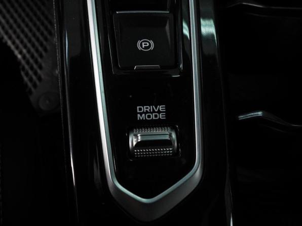 Geely Coolray I Рестайлинг с пробегом 2023 года, цена 2 130 000 рублей, 38005 км, внедорожник, Автокод Объявления