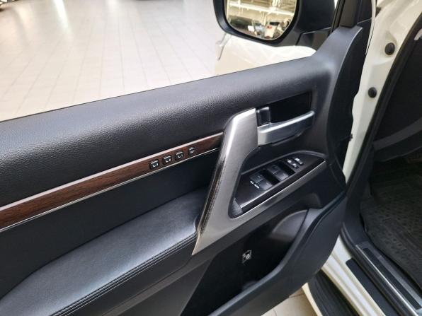 Toyota Land Cruiser 200 Series Рестайлинг 2 с пробегом 2016 года, цена 4 945 000 рублей, 306721 км, внедорожник, Автокод Объявления