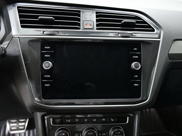 Volkswagen Tiguan II с пробегом 2019 года, цена 3 097 000 рублей, 67300 км, внедорожник, Автокод Объявления