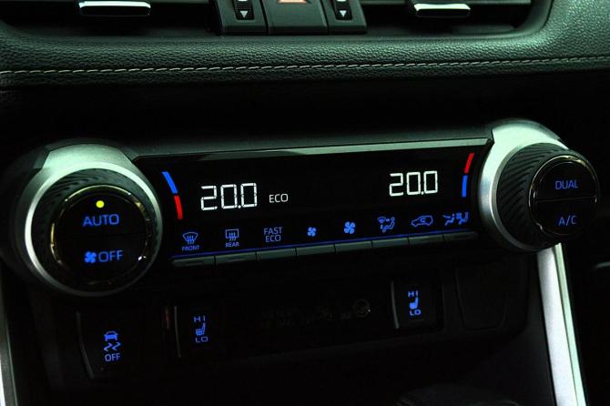 Toyota RAV4 V (XA50) с пробегом 2021 года, цена 3 599 000 рублей, 52000 км, внедорожник, Автокод Объявления