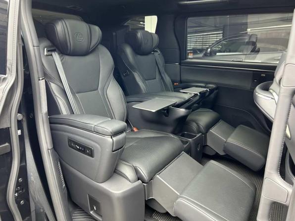 Lexus LM II с пробегом 2024 года, цена 15 799 000 рублей, 9446 км, минивэн, Автокод Объявления