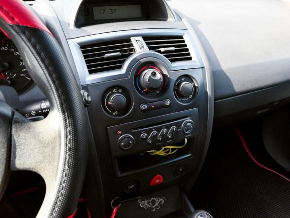 Renault Megane II Рестайлинг с пробегом 2006 года, цена 355 000 рублей, 294899 км, седан, Автокод Объявления