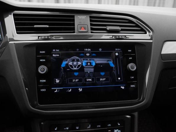 Volkswagen Tiguan II Рестайлинг с пробегом 2021 года, цена 3 500 000 рублей, 66433 км, внедорожник, Автокод Объявления