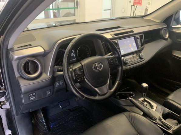 Toyota RAV4 IV (XA40) Рестайлинг с пробегом 2017 года, цена 2 400 000 рублей, 118505 км, внедорожник, Автокод Объявления