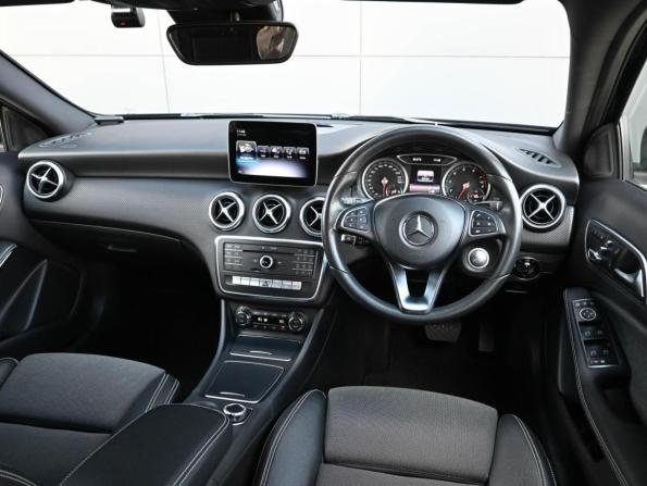 Mercedes-Benz A-Класс III (W176) Рестайлинг с пробегом 2017 года, цена 1 599 000 рублей, 50169 км, хэтчбек, Автокод Объявления