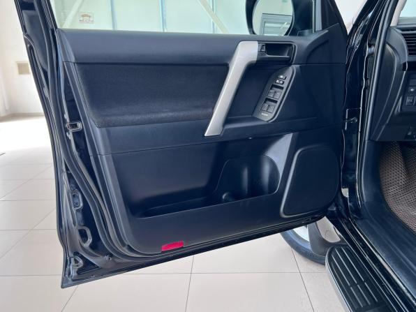Toyota Land Cruiser Prado 150 Series Рестайлинг 2 с пробегом 2019 года, цена 4 950 000 рублей, 104000 км, внедорожник, Автокод Объявления
