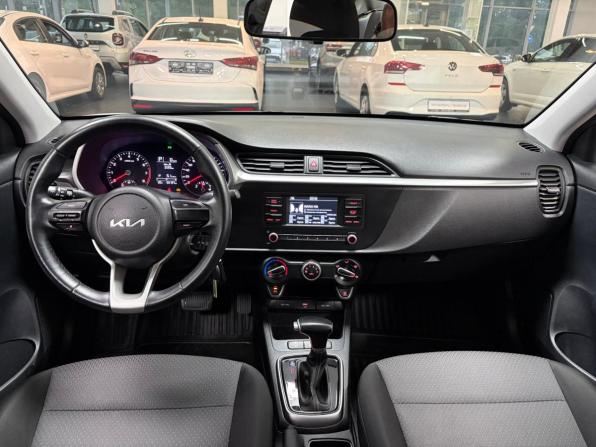 Kia Rio IV Рестайлинг с пробегом 2021 года, цена 1 418 000 рублей, 83197 км, седан, Автокод Объявления
