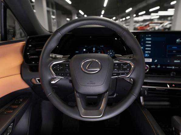 Lexus RX V с пробегом 2026 года, цена 8 450 000 рублей, 102 км, внедорожник, Автокод Объявления