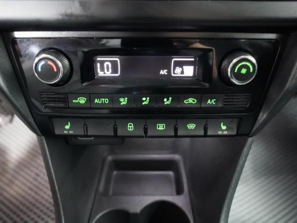 Skoda Rapid I Рестайлинг с пробегом 2018 года, цена 898 000 рублей, 222000 км, лифтбек, Автокод Объявления